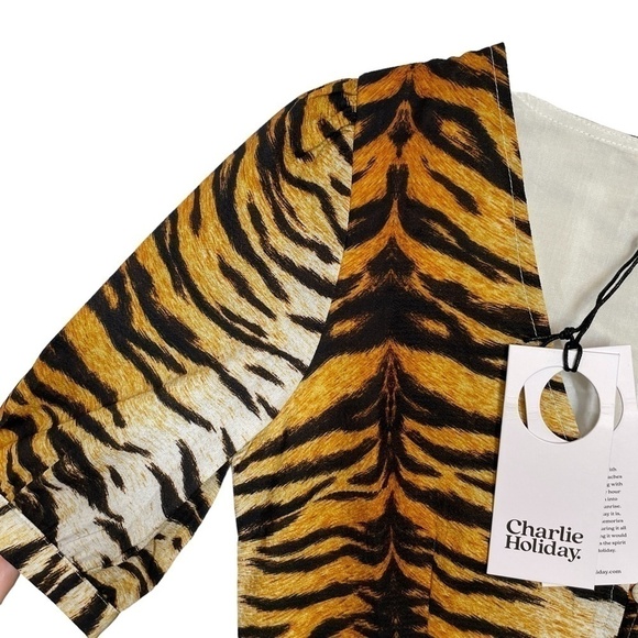 Charlie Holiday Tiger Print V Neck Mini Dress Sz 4 NWT - Picture 8 of 15